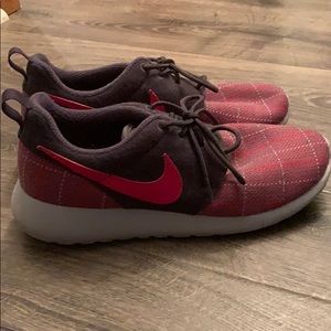 Red Nike Roshes
